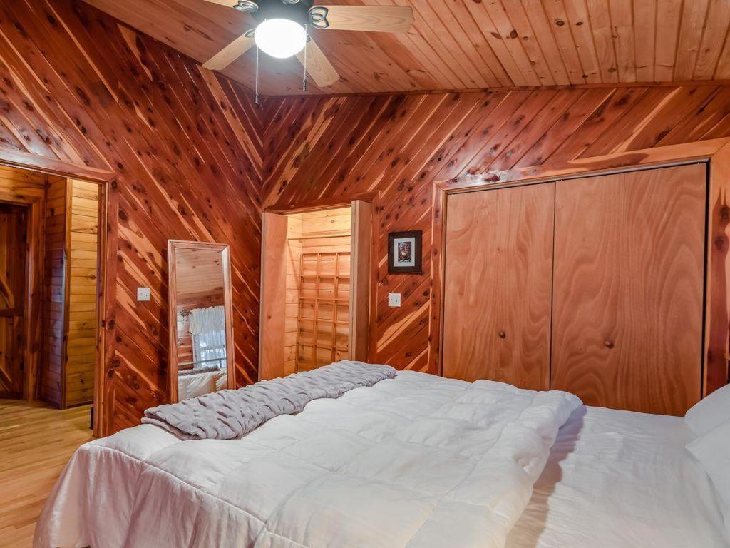 Fly Away Cabin- Modern, Serene, And Convenient Compton المظهر الخارجي الصورة