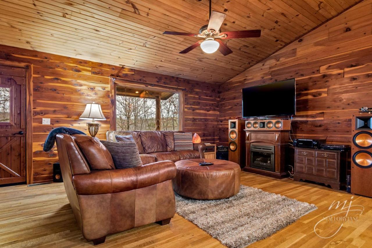 Fly Away Cabin- Modern, Serene, And Convenient Compton المظهر الخارجي الصورة